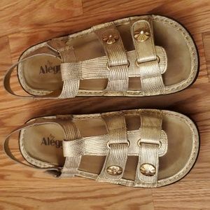 Alegria Kleo Wide Sandals